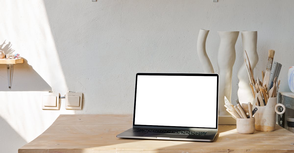 Graphic Design Projects: 30+ Ideas to Build Your Portfolio