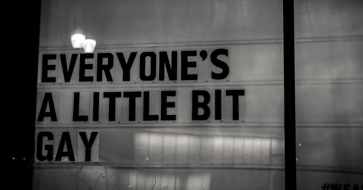 Helvetica vs Arial: What’s the Difference?