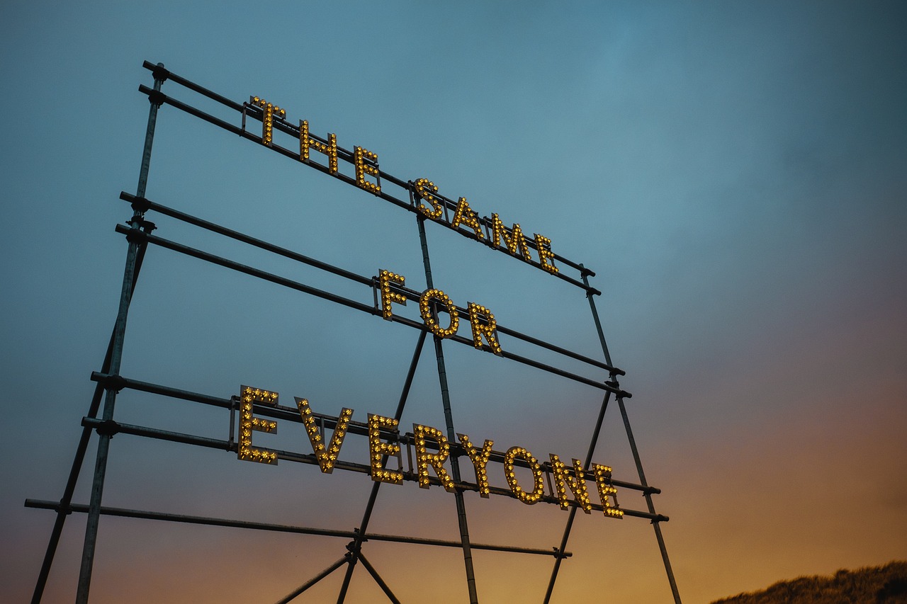 arrested-development-font typography — guide and examples
