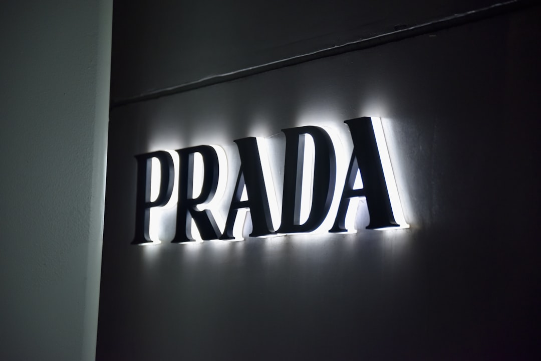 Best Fonts for Luxury Brands (Elegant & Refined)