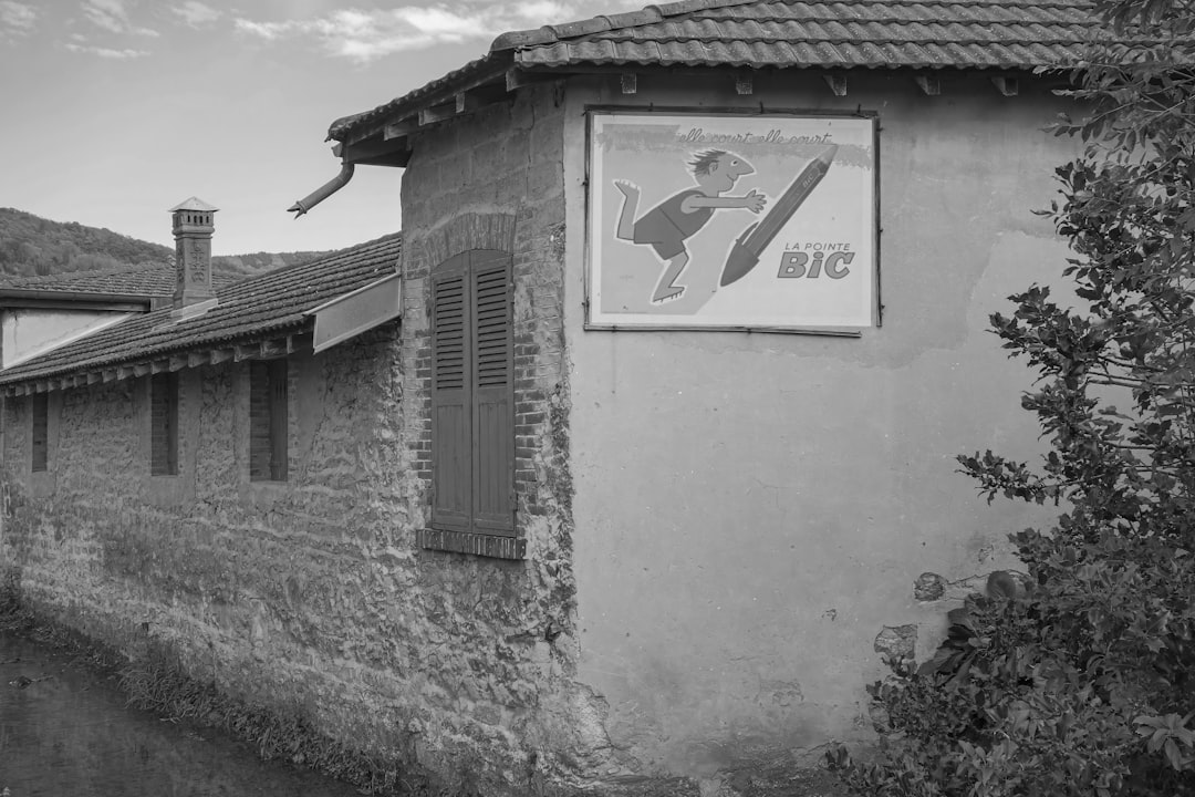 What Font Does BIC Use? (2026)