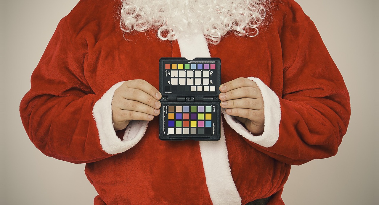 christmas color palette — guide and examples