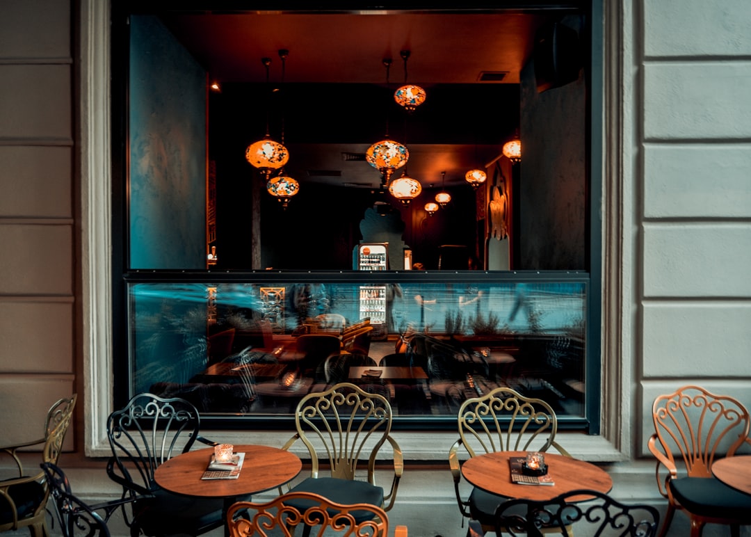 color palettes for restaurants — guide and examples
