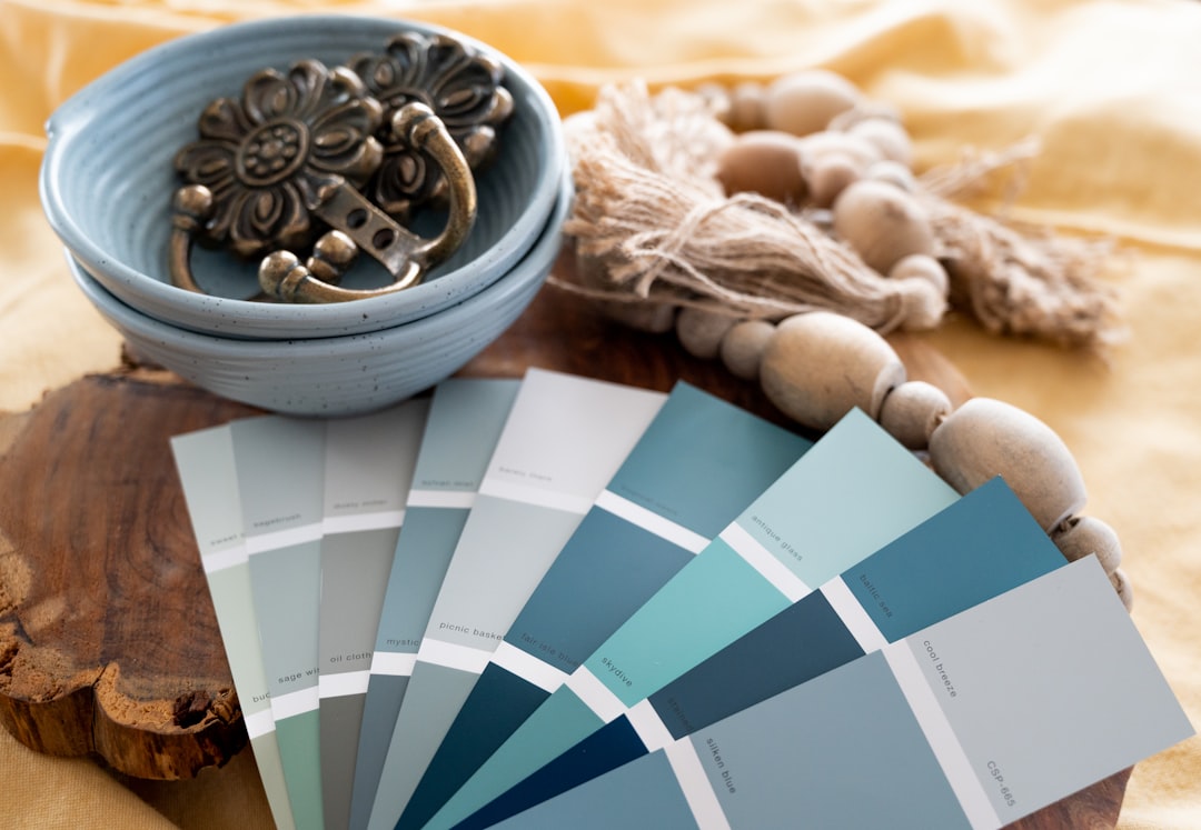Colors That Go With Ivory (Hex + Palettes)