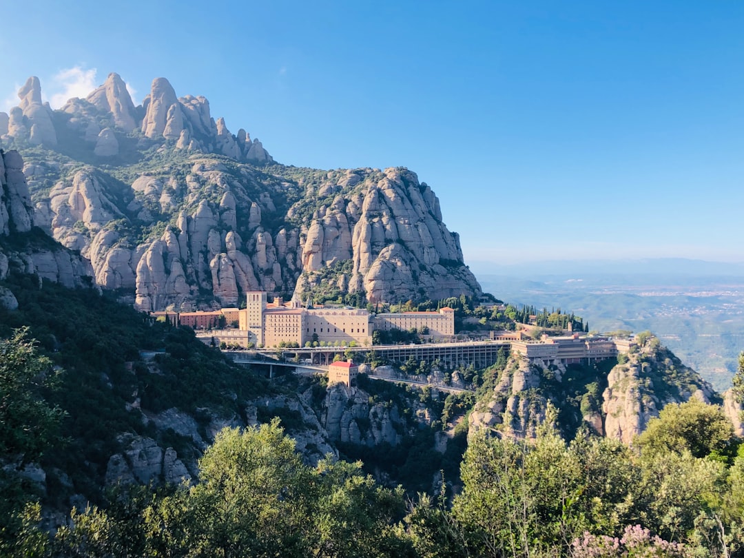 montserrat alternatives — guide and examples