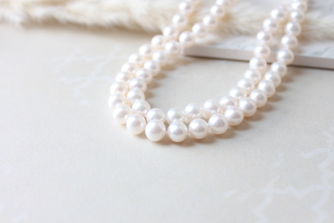 pearl vs white — guide and examples