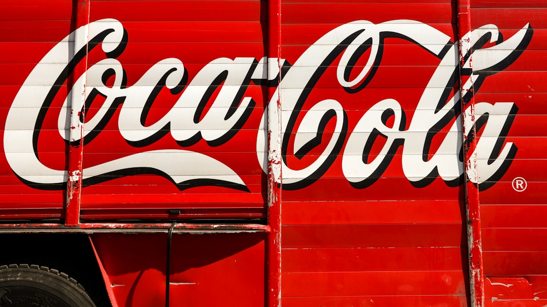 coca-cola font — guide and examples