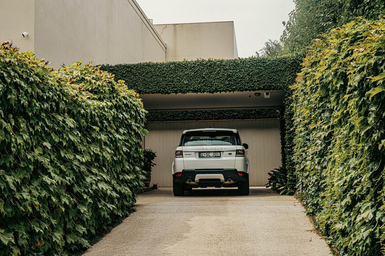 land rover font — guide and examples