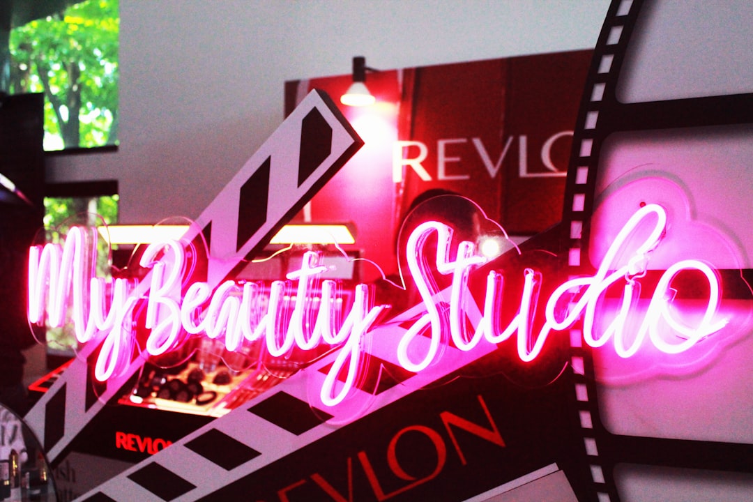 revlon font — guide and examples