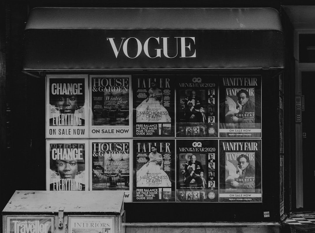vogue font — guide and examples